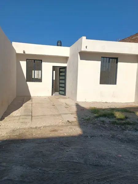 Casa NUEVA ESTRENELA con amplio terreno ideal Fovissste, y bsncario