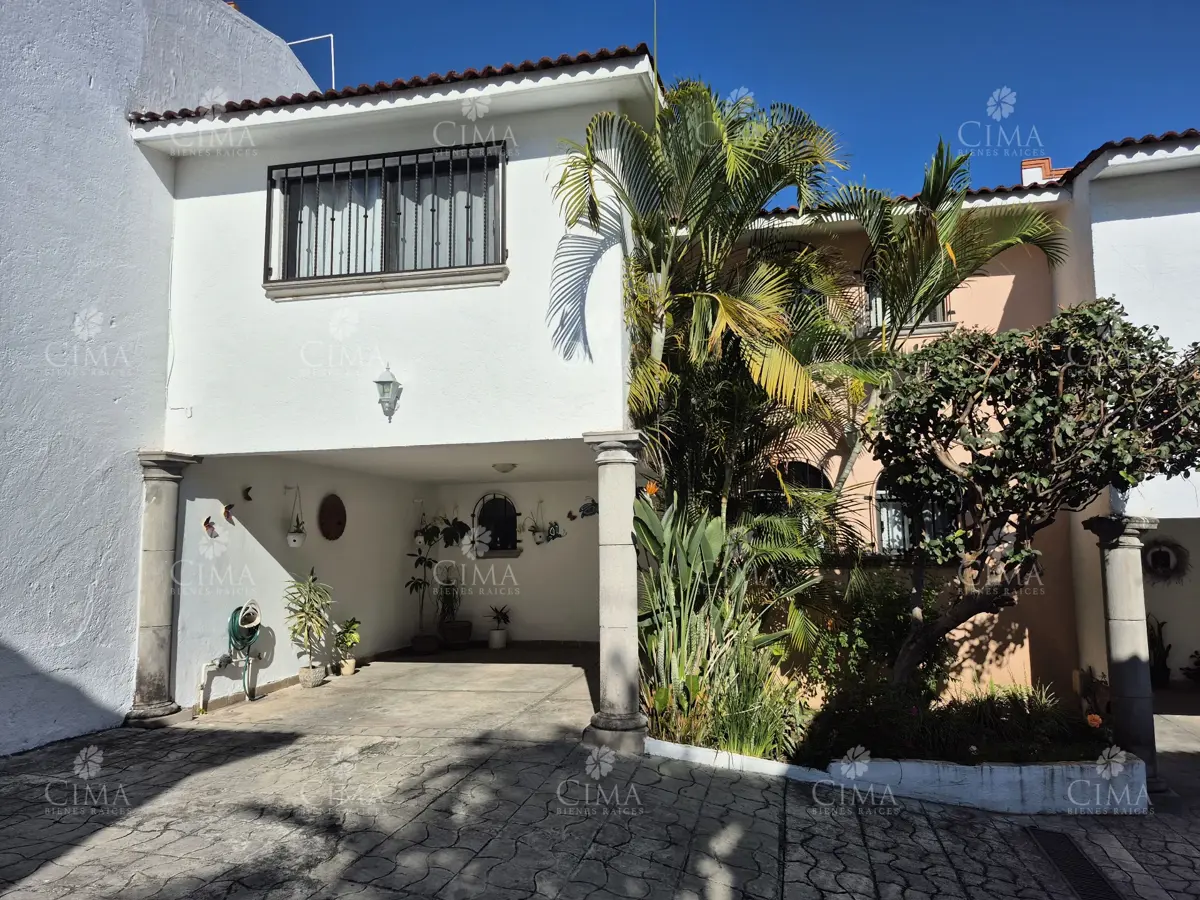 Casa en venta en Lomas de Atzingo, Cuernavaca — foto 1 de 29