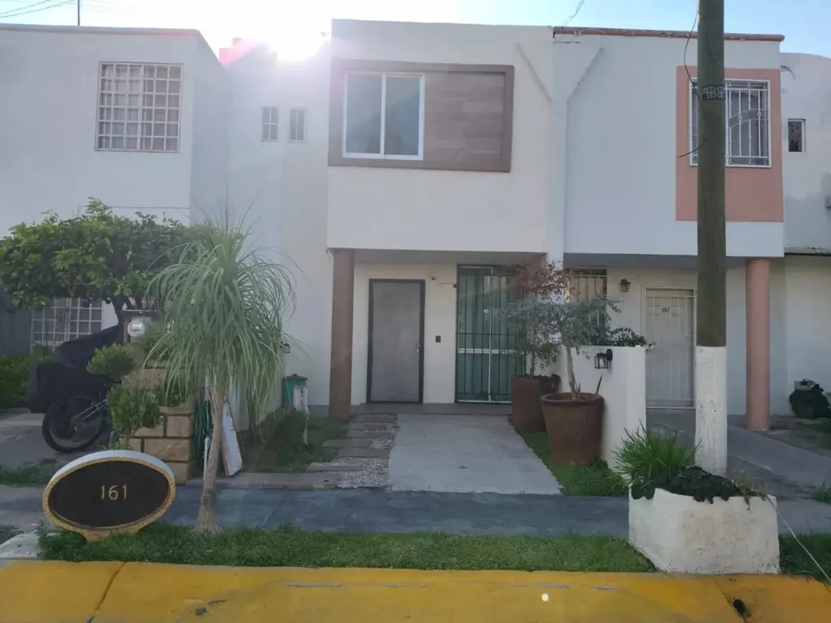Casa en venta en Jardines Del Valle, Zapopan — foto 1 de 9