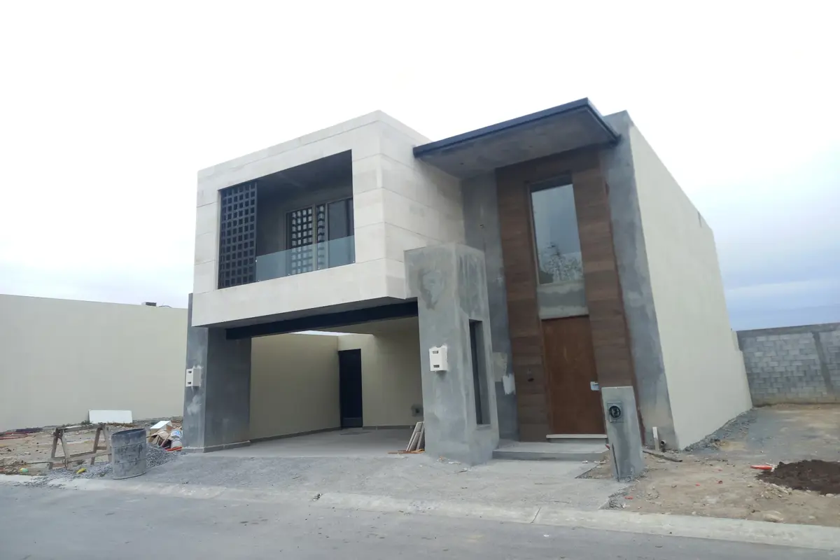 Casa en venta en Monte Sabino Residencial, Saltillo — foto 1 de 23