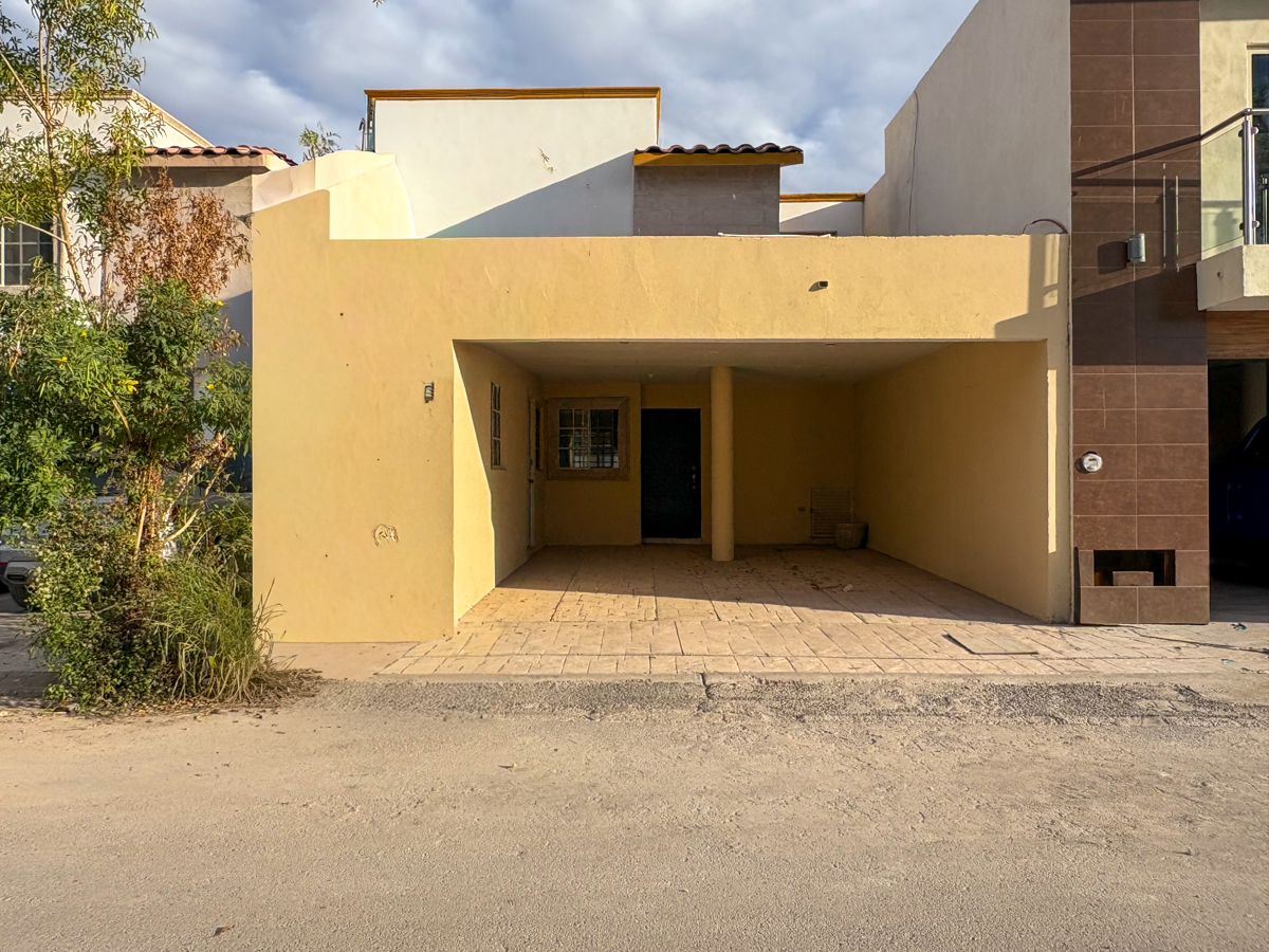 Casa frente a área verde en Senderos para inversionista Casa frente a área verde en Senderos para inversionista
