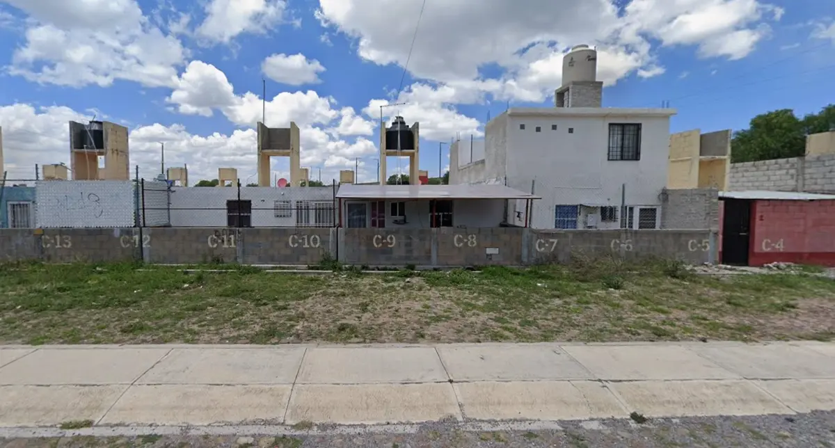 Casa en venta en Villas Fundadores, San Juan del Río — foto 1 de 21