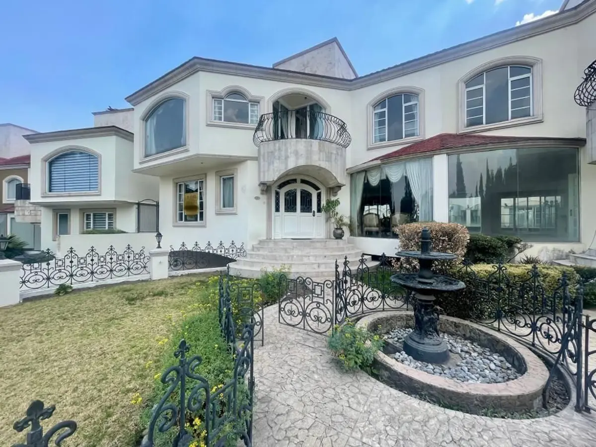 Casa en venta en Lomas Country Club, Huixquilucan — foto 1 de 27