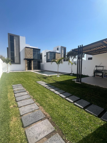 Hermosa Casa en Tlayacapan con Jardín y Alberca — foto 1 de 8