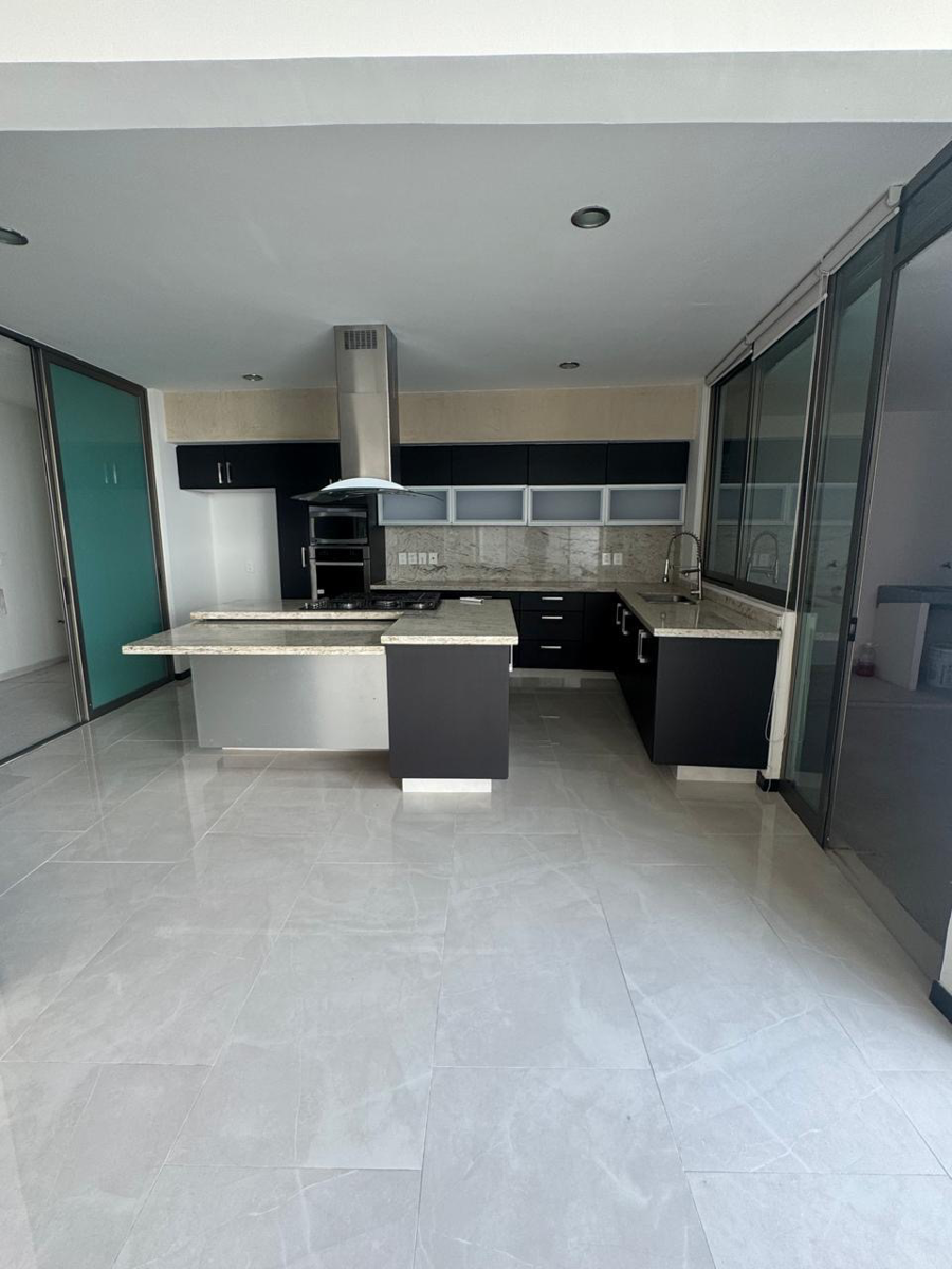 Casa en venta en La Rioja, Tlajomulco de Zúñiga — foto 1 de 39