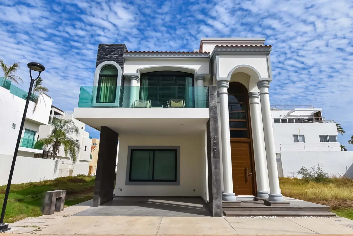 Casa en venta en Playa Brujas, Mazatlán — foto 1 de 85