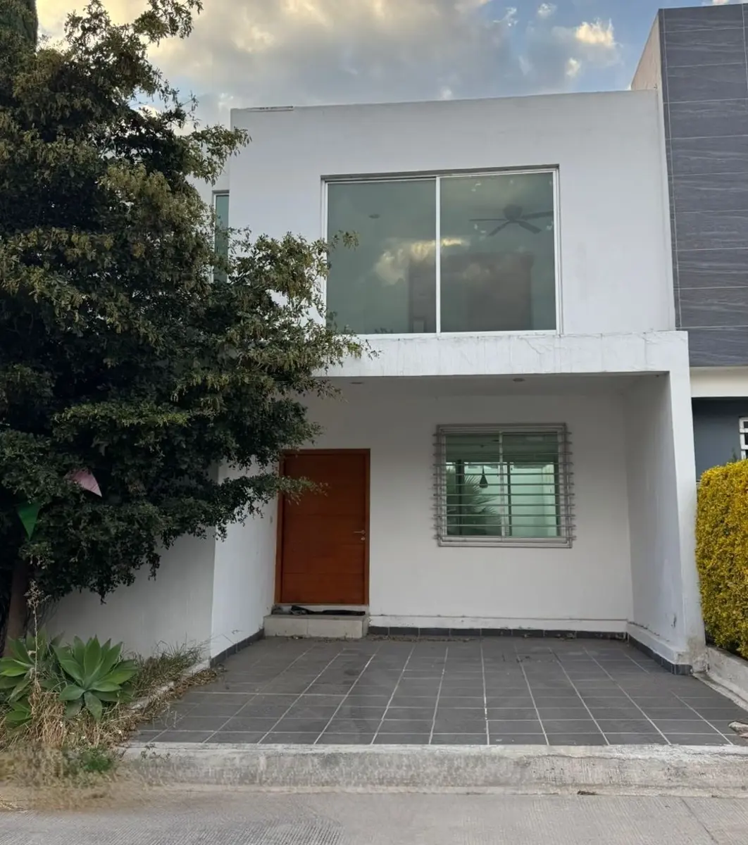 Casa en venta en Residencial Bosque Cedros, Tlajomulco de Zúñiga — foto 1 de 12