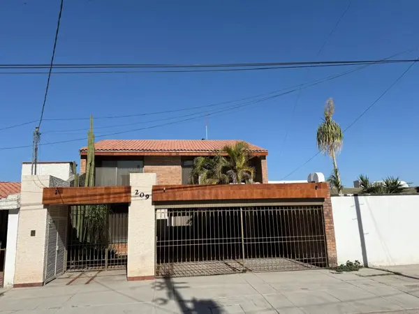 CASA LAS ROSAS