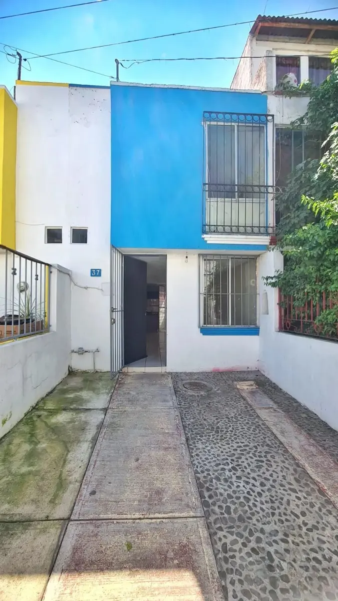 Casa en venta en Parques de Zapopan, Zapopan — foto 1 de 16