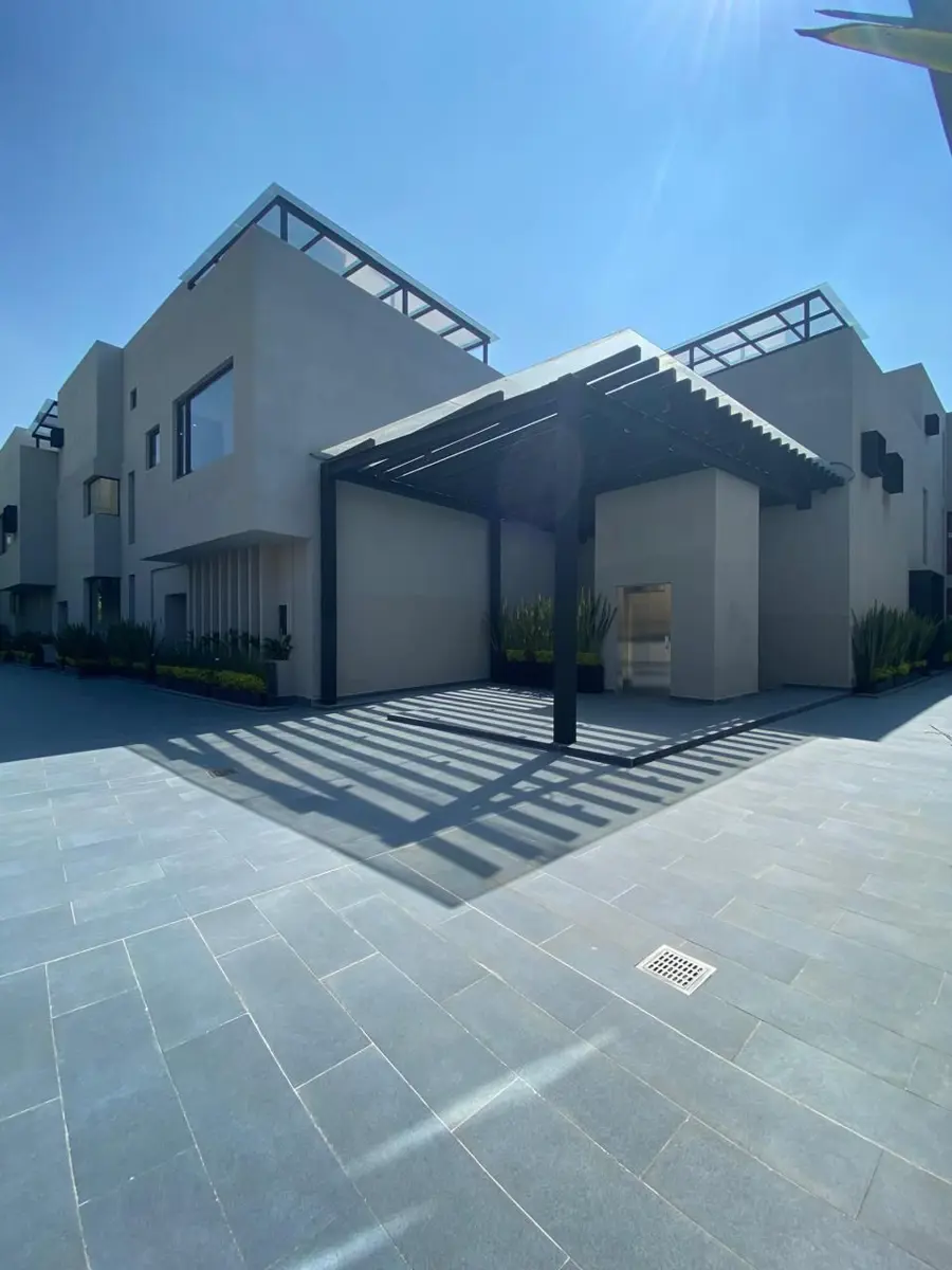Casa en venta en Bosque Real, Huixquilucan — foto 1 de 31