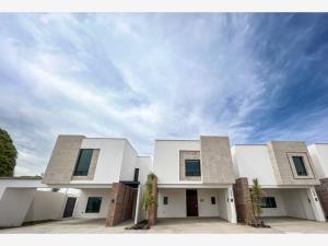 Casa en venta en La Rioja Residencial, Torreón — foto 3 de 22