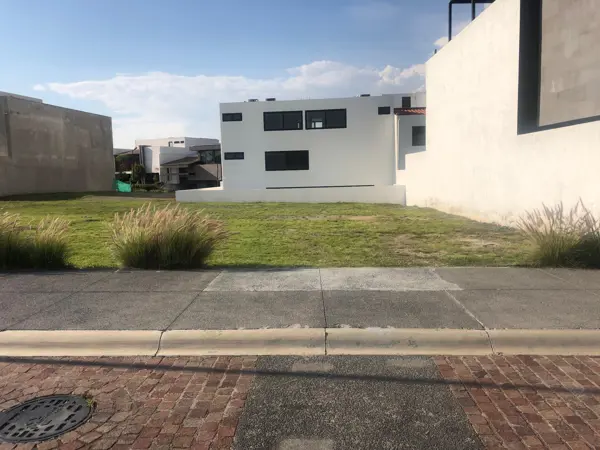 Terreno en venta en Lomas de Angelópolis, San Andrés Cholula — foto 2 de 4