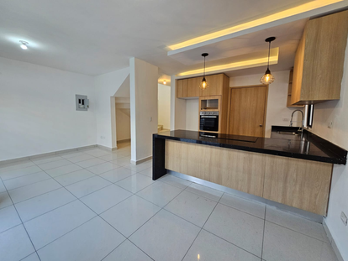 Casa en venta en Privalia Cumbres, García — foto 1 de 17
