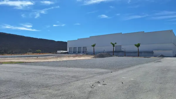 Nave en renta en Pedregal de los Santos Sur, Saltillo — foto 2 de 12