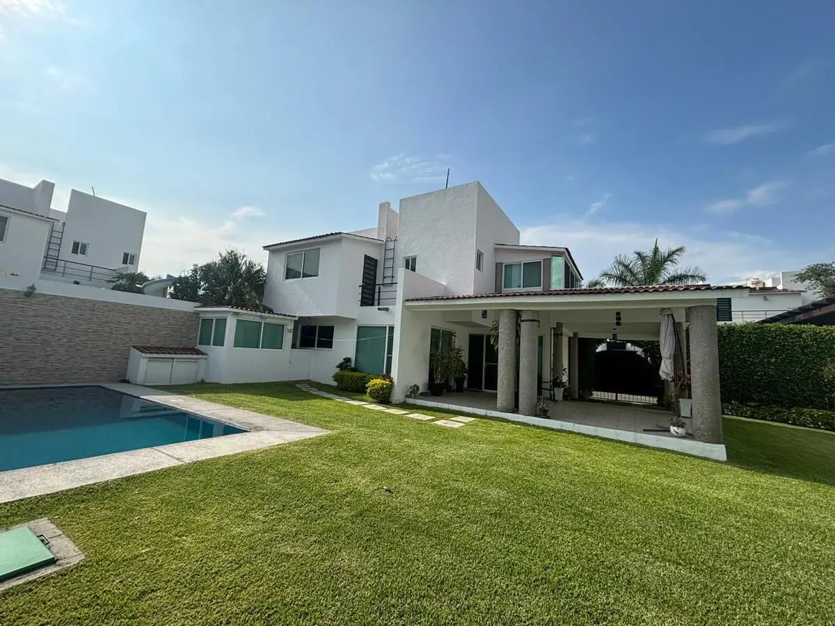 Casa en venta en Oaxtepec Centro, Yautepec — foto 1 de 50