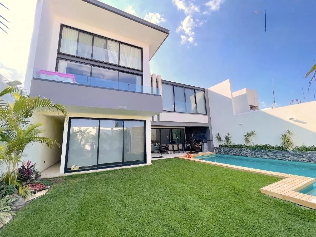 Casa en venta en Lomas de Ahuatlán, Cuernavaca — foto 1 de 24