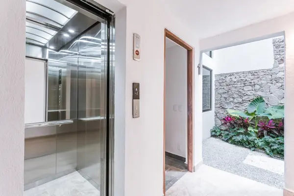 Departamento nuevo en venta en el centro de San Miguel de Allende Gto. con jardín