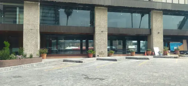 Local en Renta en Del Valle, San Pedro Garza García, Nuevo León 1