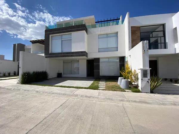 Casa en Venta en El Portezuelo, Hidalgo - Tres Recámaras y Cinco Baños