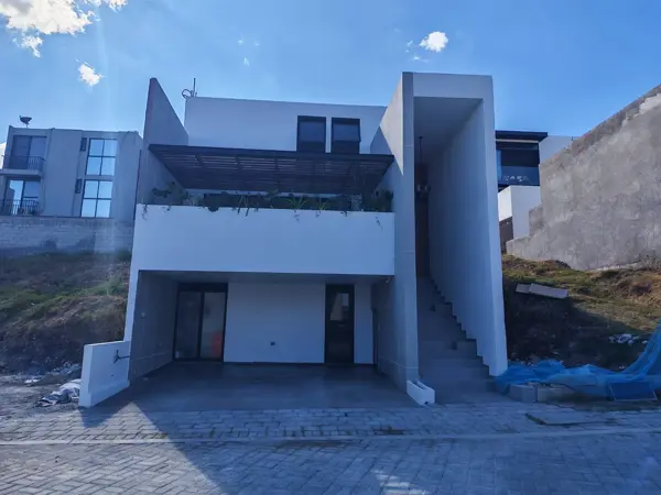 Casa en Lomas de Angelópolis, San Andrés Cholula: Oportunidad de Venta en Exclusiva Zona Residencial