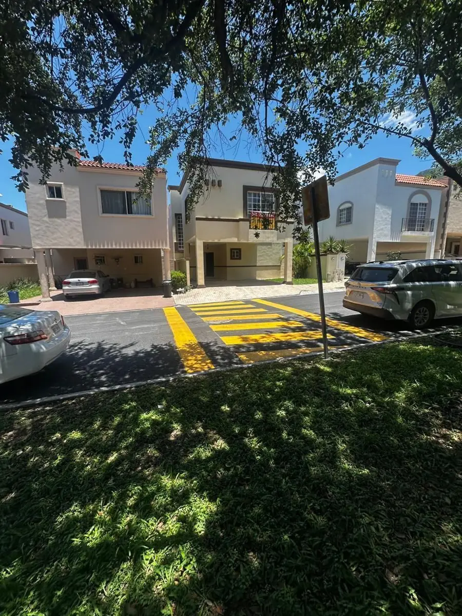 Casa en renta en Villas la Rioja, Monterrey — foto 1 de 19