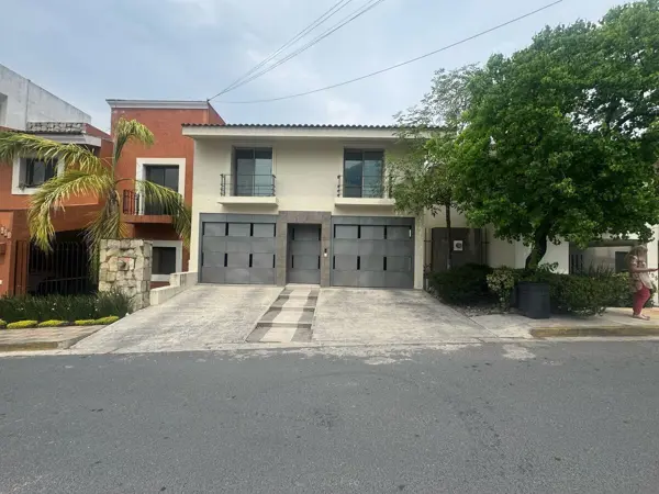 Casa en Renta en Valle de San Angel Sect Frances, San Pedro Garza García, Nuevo León 1