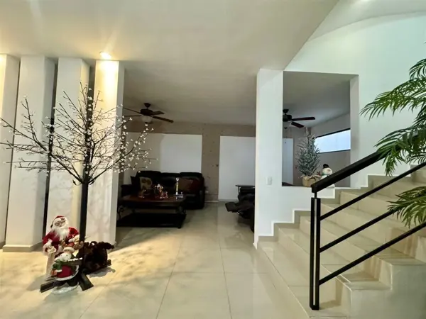 Casa en Venta en Cumbres Elite, Monterrey, Nuevo León 2