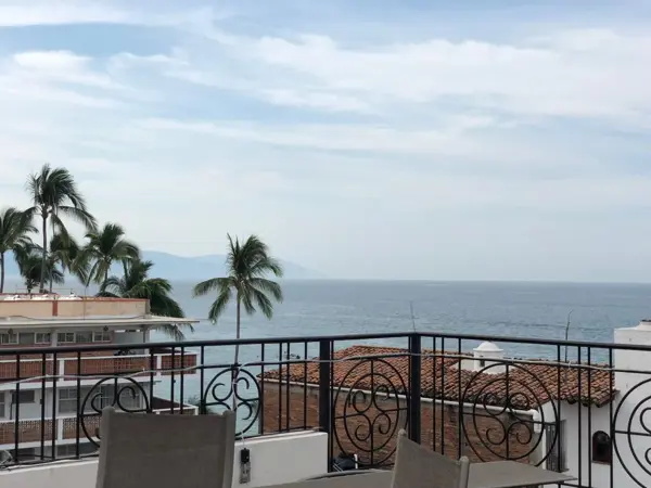 Departamento en renta a 1/2 cuadra del malecón en Puerto Vallarta