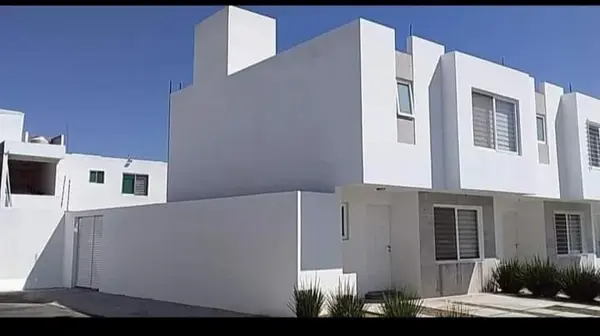 CASA EN VENTA EN FRACC. SANTA FE TLACOTE, QUERETARO