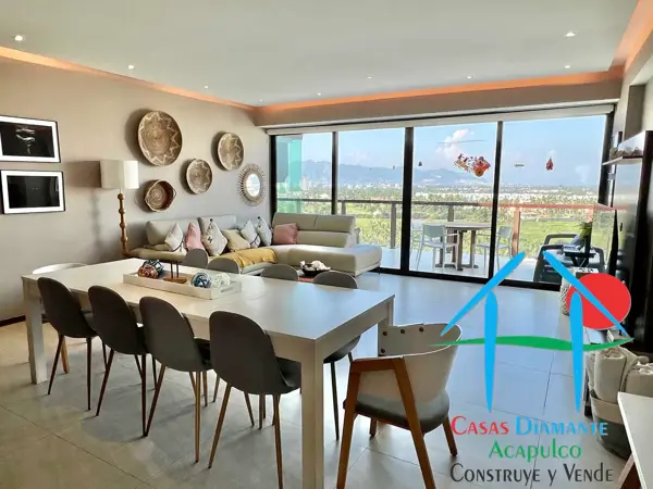 Departamento en venta con 4 recámaras y 2 terrazas. Con vista a las áreas comunes