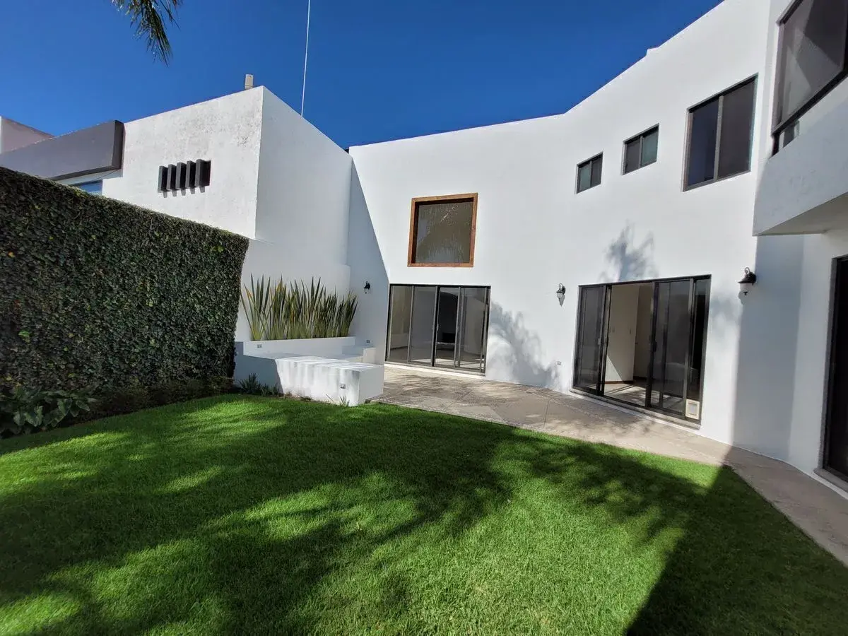 Casa en renta en Lomas de Angelópolis, San Andrés Cholula — foto 1 de 34