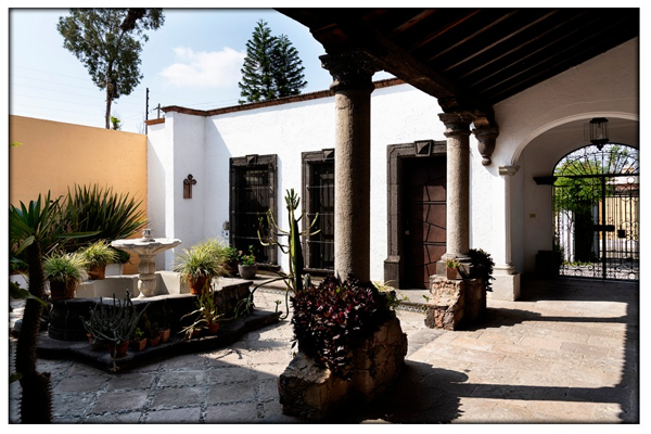 Casa en venta de un nivel en Jurica, Querétaro, con amplios espacios y ubicación privilegiada
