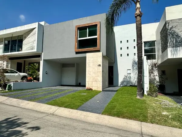 ?? Casa Amplia en Renta – Puerta del Valle, Zapopan – $44,000