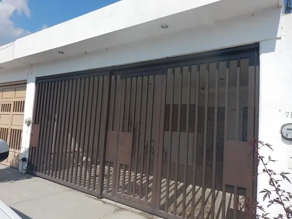 CASA HABITACION DE UNA PLANTA