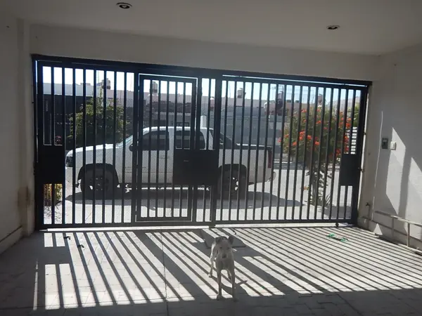 Casa en venta en Bugambilias, San Francisco del Rincón — foto 2 de 13