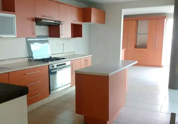 CASA EN VENTA CERCA DE LOMAS DE LAS AMERICAS, MORELIA