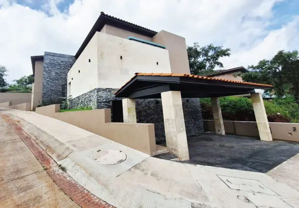 Casa en venta en Tres Marías, Morelia — foto 2 de 13
