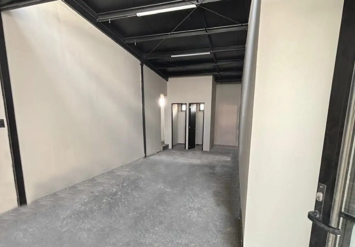 Local en renta en Lázaro Cárdenas, Morelia — foto 1 de 3