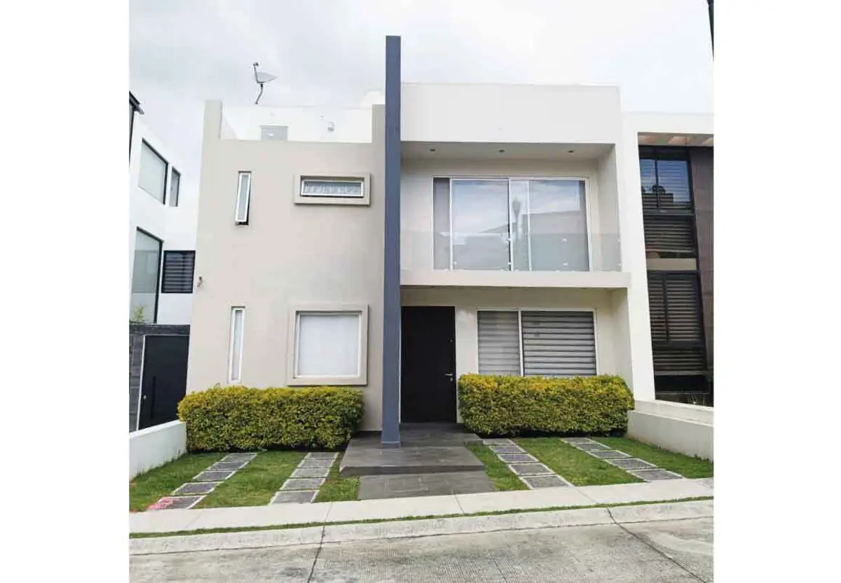 Casa en venta en Rincón de la Montaña, Morelia — foto 1 de 15