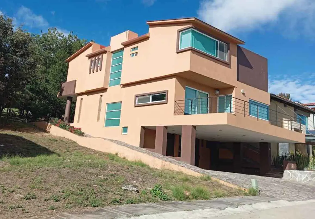 Casa en venta en Bosque Monarca, Morelia — foto 1 de 11
