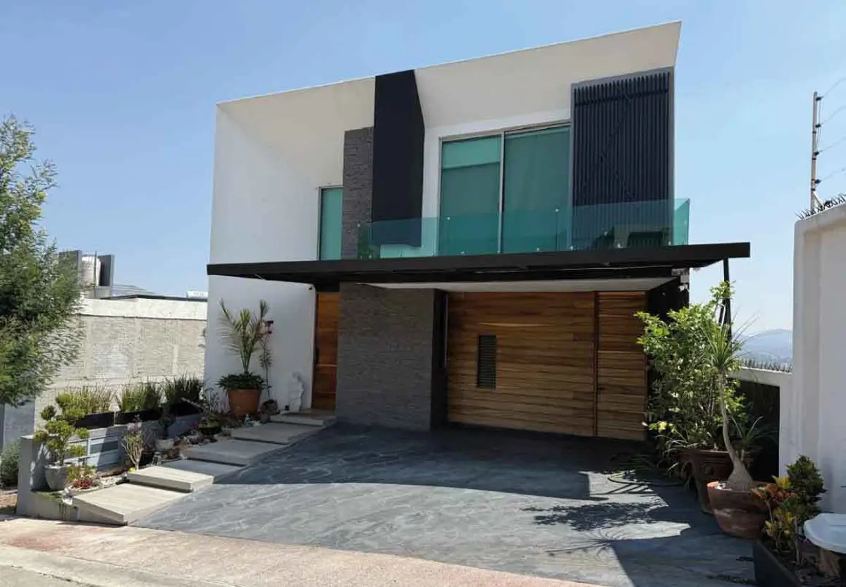 Casa en venta en Montaña Monarca I, Morelia — foto 1 de 19
