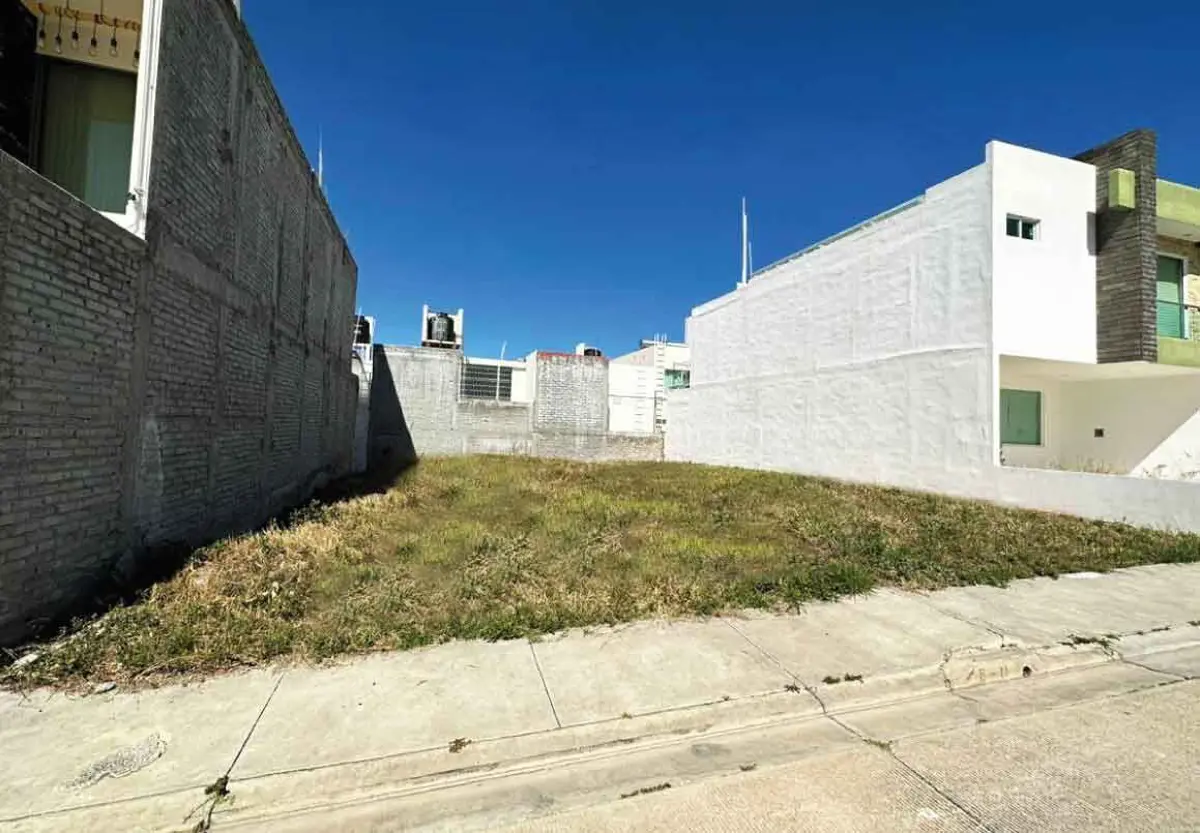 Terreno en venta en Cañadas del Bosque, Morelia — foto 1 de 3