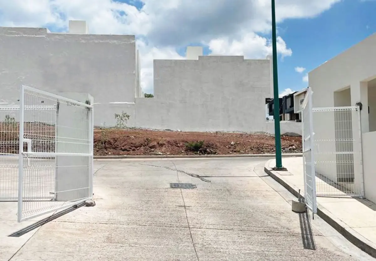 Terreno en venta en Cañadas del Bosque, Morelia — foto 1 de 4