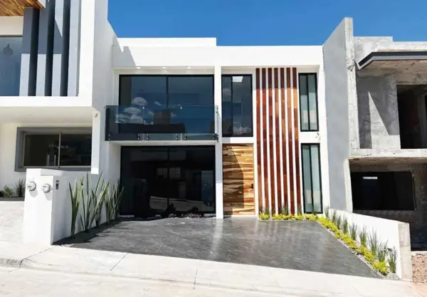 CASA EN VENTA EN CAÑADAS DEL BOSQUE TRES MARIAS, MORELIA CASA EN VENTA EN CAÑADAS DEL BOSQUE TRES MARIAS, MORELIA