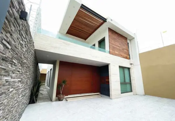 Casa en venta en Montaña Monarca I, Morelia — foto 2 de 15