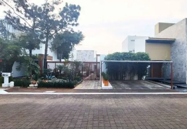 CASA EN VENTA EN VILLAS LOMAS DEL PARAISO, MORELIA