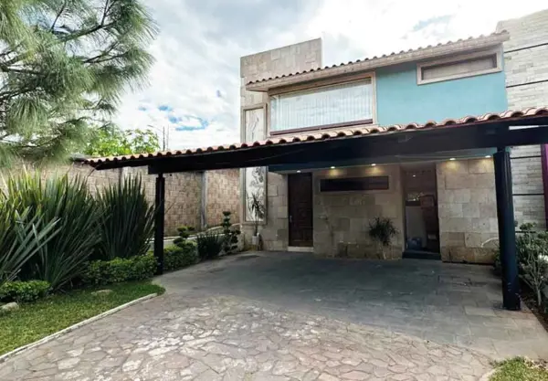 Casa en venta en Bosque Monarca, Morelia — foto 2 de 9
