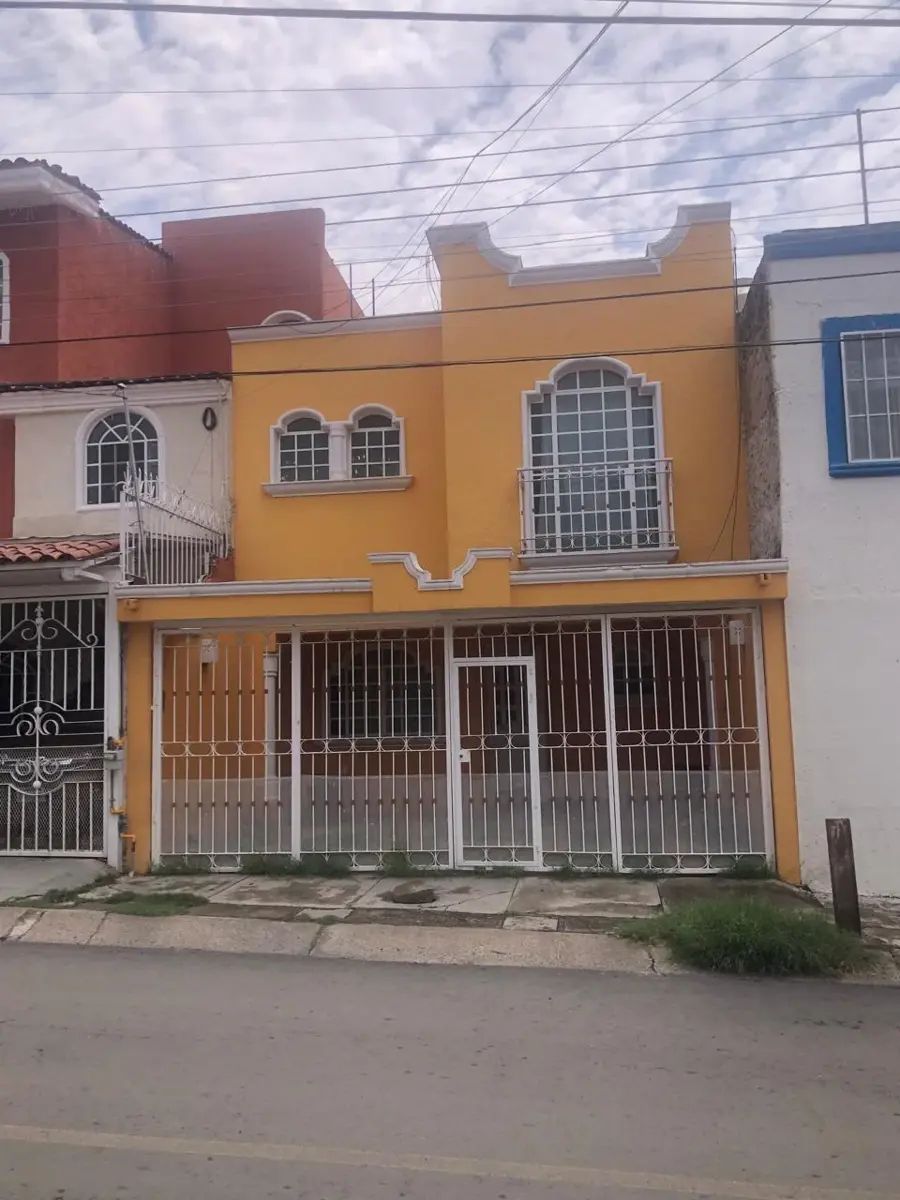 Casa en venta en Revolución Jardín, San Pedro Tlaquepaque — foto 1 de 23