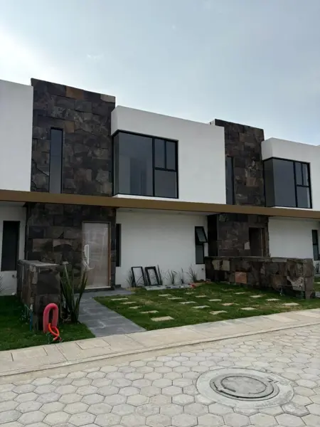 Casa en venta en fraccionamiento Piedra del Sol, San Andrés Cholula — foto 1 de 18