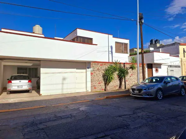 Casa en venta en Jardines de San Manuel, Puebla — foto 2 de 26